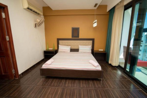 Cozy four bedroom flat with sea view, gym & pool